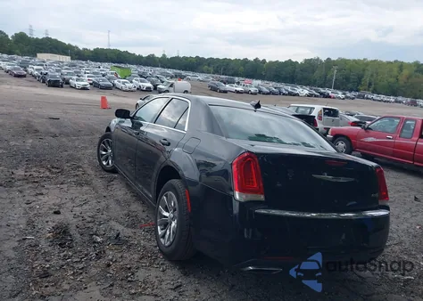 2015 Chrysler 300 Limited z USA, uszkodzony, nr VIN 2C3CCAAG0FH864299